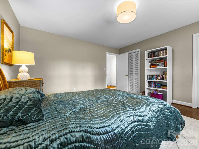423 Vanderbilt Road, Asheville, NC 28803.  MLS# CAR4387571, YatesRealty ID 29643. 