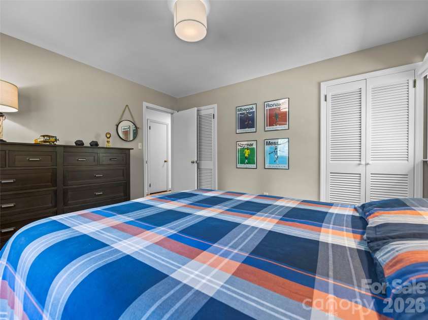 423 Vanderbilt Road, Asheville, NC 28803.  MLS# CAR4387571, YatesRealty ID 29643. 