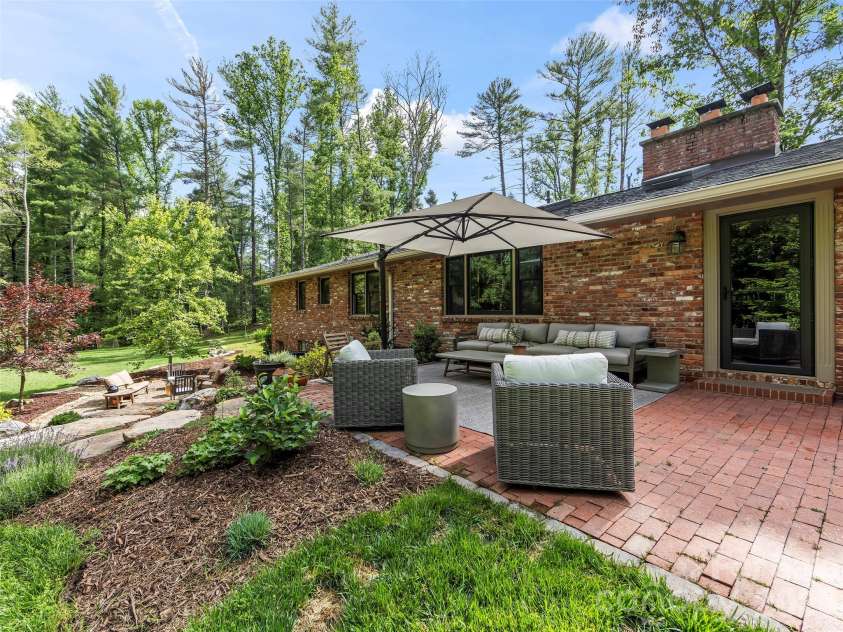 423 Vanderbilt Road, Asheville, NC 28803.  MLS# CAR4387571, YatesRealty ID 29643. 