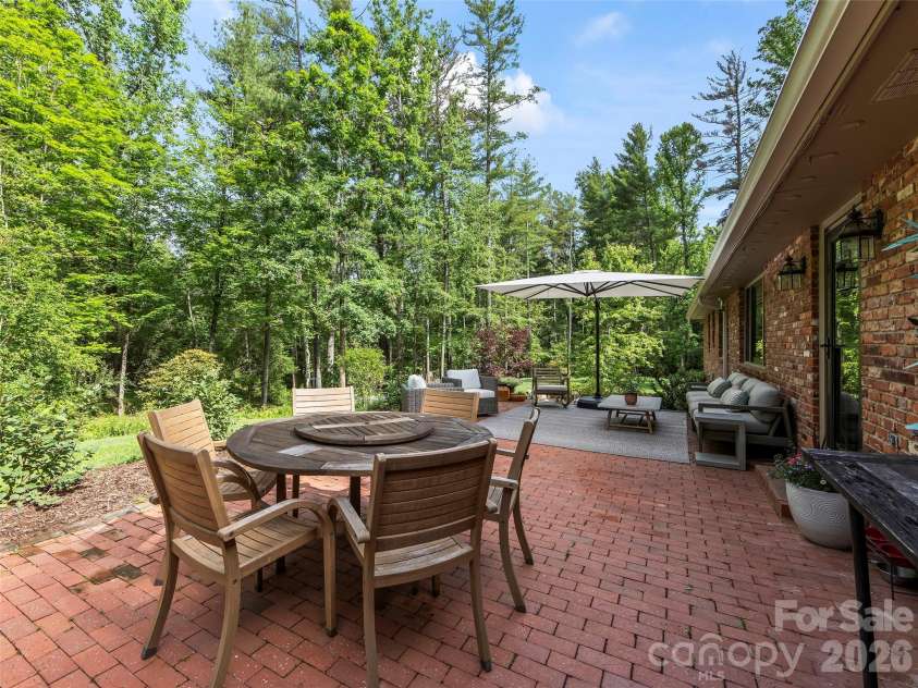 423 Vanderbilt Road, Asheville, NC 28803.  MLS# CAR4387571, YatesRealty ID 29643. 