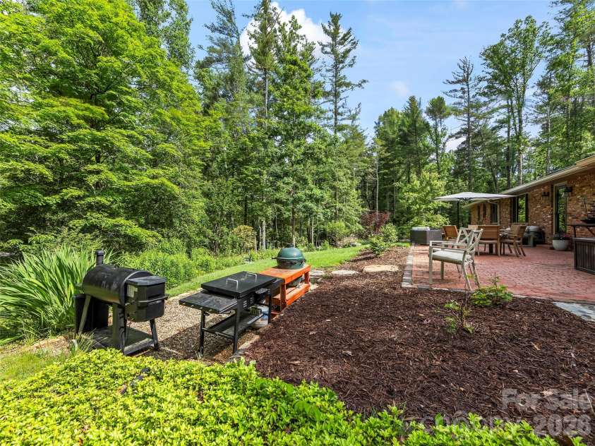 423 Vanderbilt Road, Asheville, NC 28803.  MLS# CAR4387571, YatesRealty ID 29643. 
