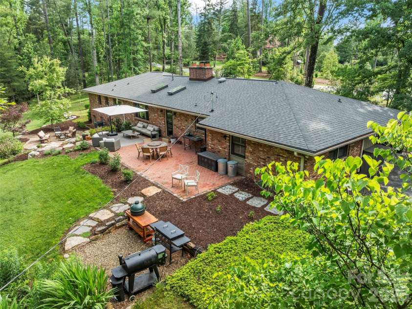 423 Vanderbilt Road, Asheville, NC 28803.  MLS# CAR4387571, YatesRealty ID 29643. 