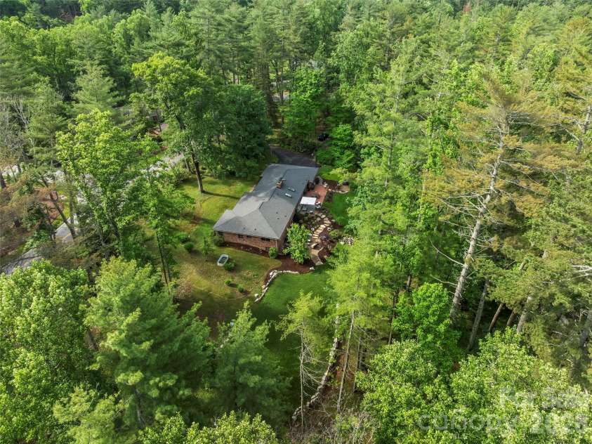 423 Vanderbilt Road, Asheville, NC 28803.  MLS# CAR4387571, YatesRealty ID 29643. 