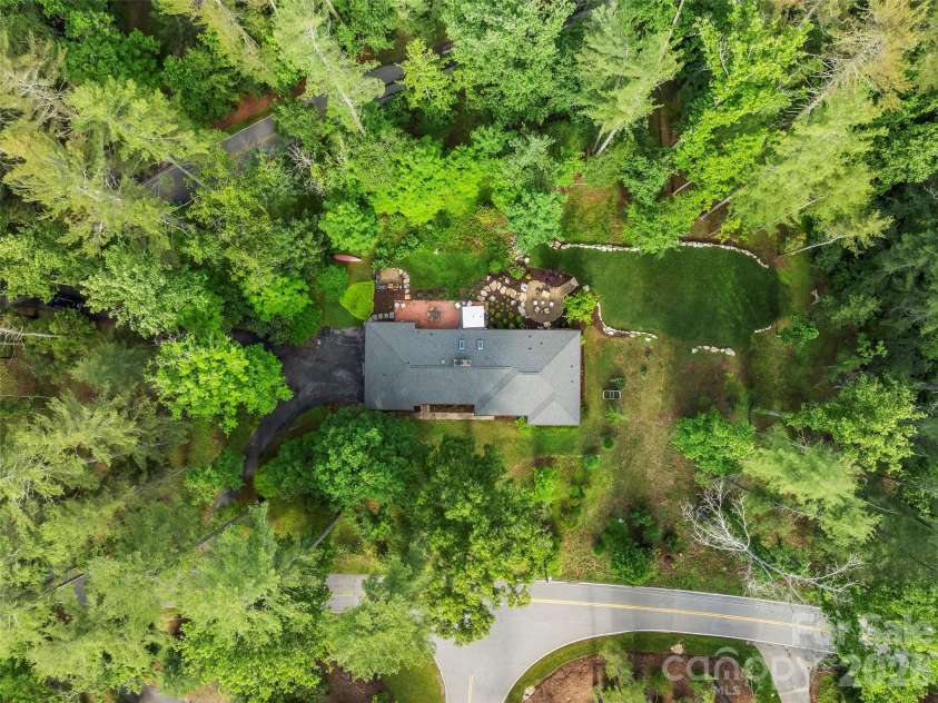 423 Vanderbilt Road, Asheville, NC 28803.  MLS# CAR4387571, YatesRealty ID 29643. 