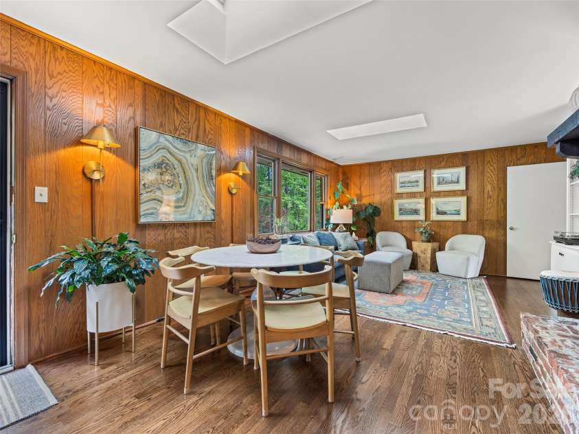 423 Vanderbilt Road, Asheville, NC 28803.  MLS# CAR4387571, YatesRealty ID 29643. 