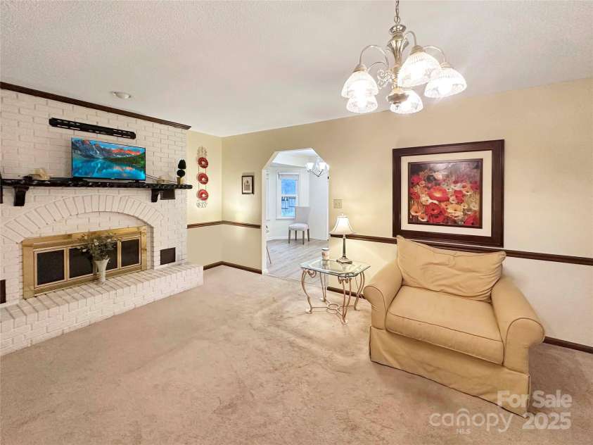 3245 15th Street, Hickory, NC 28601.  MLS# CAR4282798, YatesRealty ID 29644. 