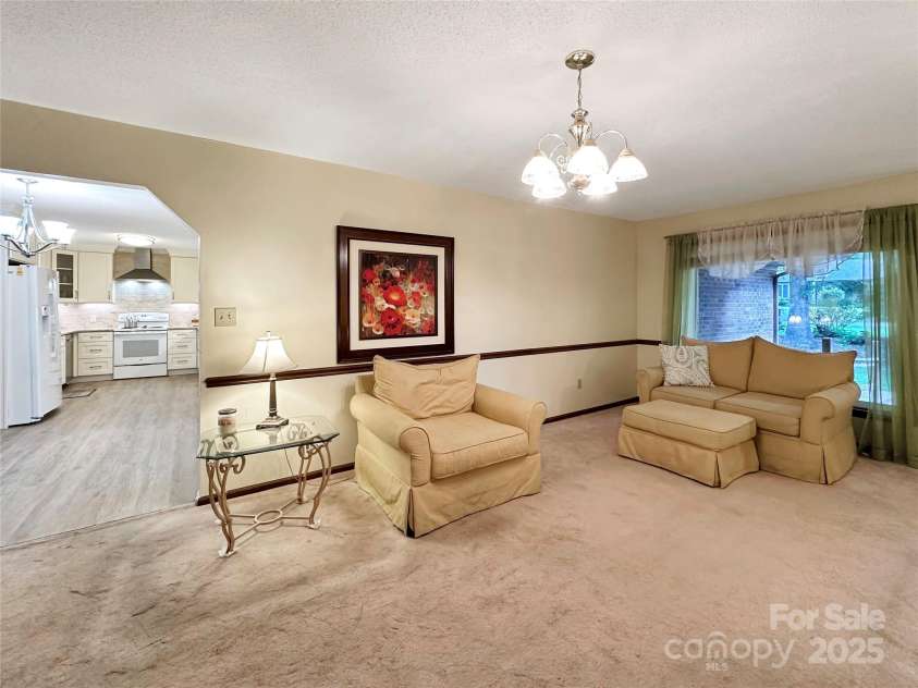 3245 15th Street, Hickory, NC 28601.  MLS# CAR4282798, YatesRealty ID 29644. 