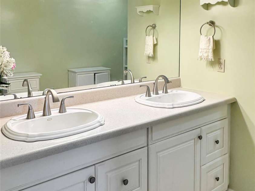 3245 15th Street, Hickory, NC 28601.  MLS# CAR4282798, YatesRealty ID 29644. 