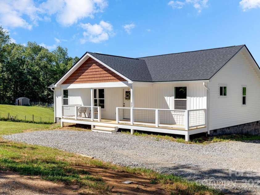 607 Silkwood Drive, Canton, NC 28716.  MLS# CAR4283110, YatesRealty ID 29645. Front of house