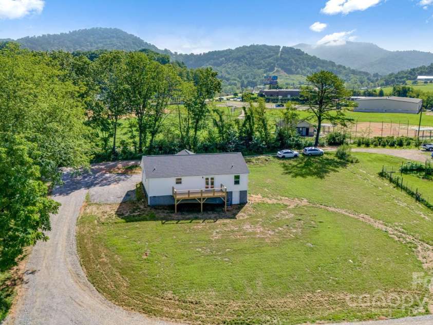 607 Silkwood Drive, Canton, NC 28716.  MLS# CAR4283110, YatesRealty ID 29645. Overview
