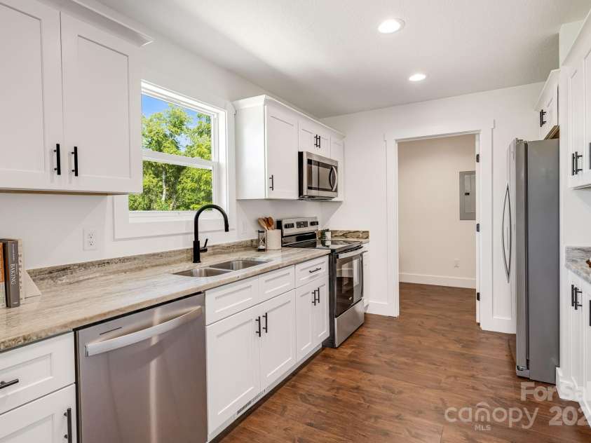 607 Silkwood Drive, Canton, NC 28716.  MLS# CAR4283110, YatesRealty ID 29645. Spacious kitchen