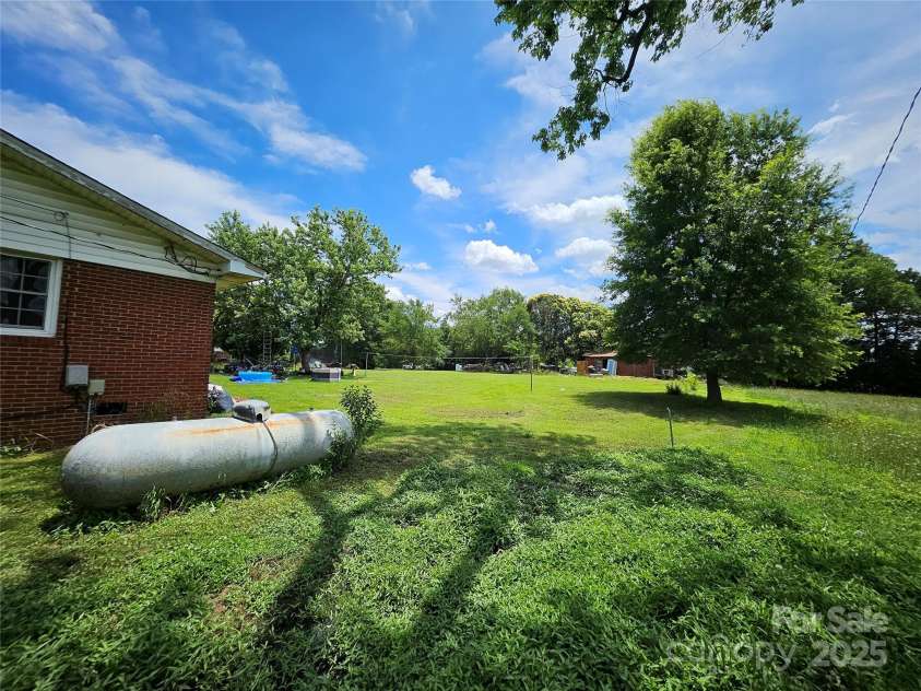 1050 Old Peachland Road, Marshville, NC 28103.  MLS# CAR4269022, YatesRealty ID 2965. 