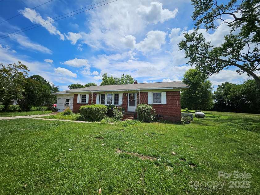 1050 Old Peachland Road, Marshville, NC 28103.  MLS# CAR4269022, YatesRealty ID 2965. 