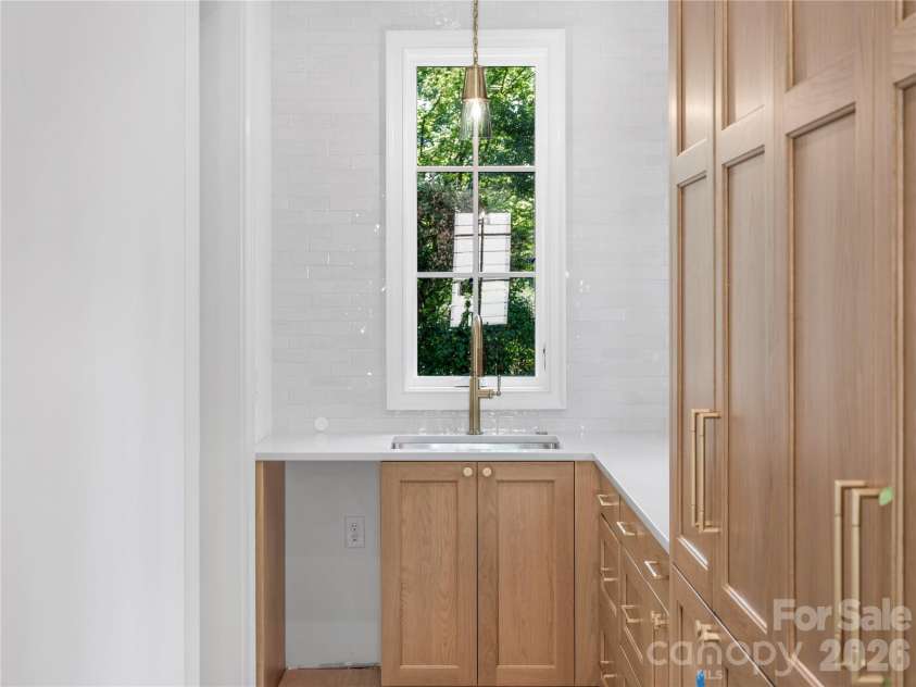 1650 Maryland Avenue, Charlotte, NC 28209.  MLS# CAR4335339, YatesRealty ID 2965. Photograph for representation of build and quality of finishes.