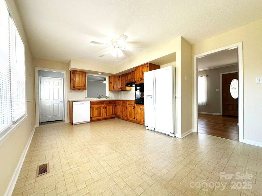 3157 28th Street, Hickory, NC 28601.  MLS# CAR4238656, YatesRealty ID 2965. 