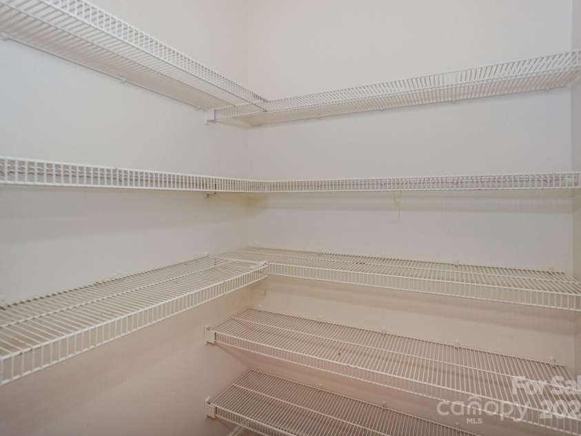 121 High Ridge Road, Mooresville, NC 28117.  MLS# CAR4261127, YatesRealty ID 29650. 