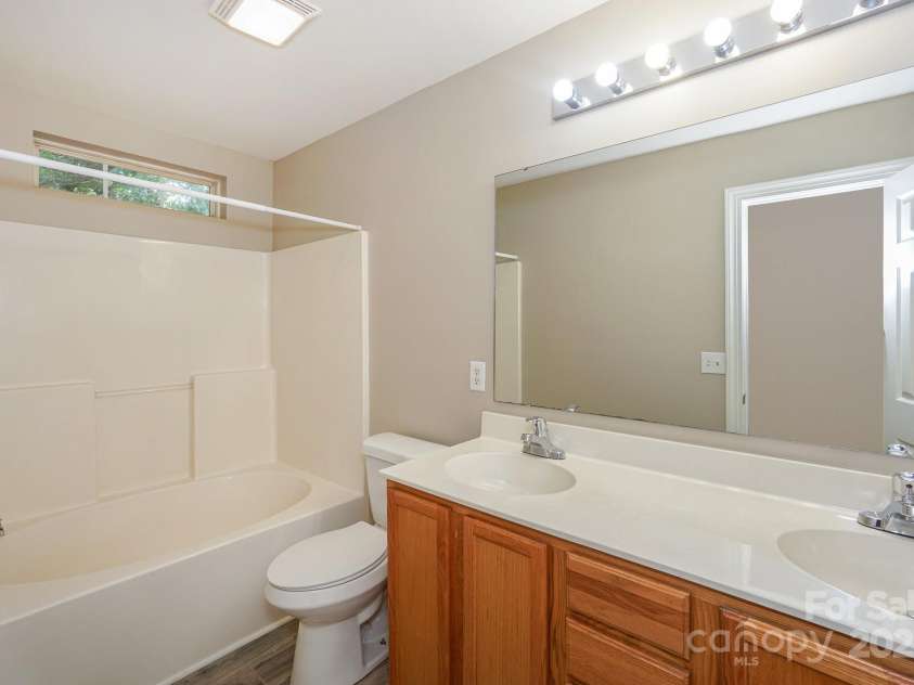 121 High Ridge Road, Mooresville, NC 28117.  MLS# CAR4261127, YatesRealty ID 29650. 