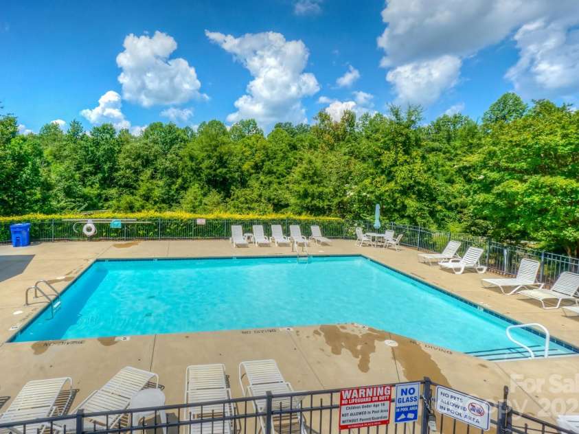 121 High Ridge Road, Mooresville, NC 28117.  MLS# CAR4261127, YatesRealty ID 29650. 