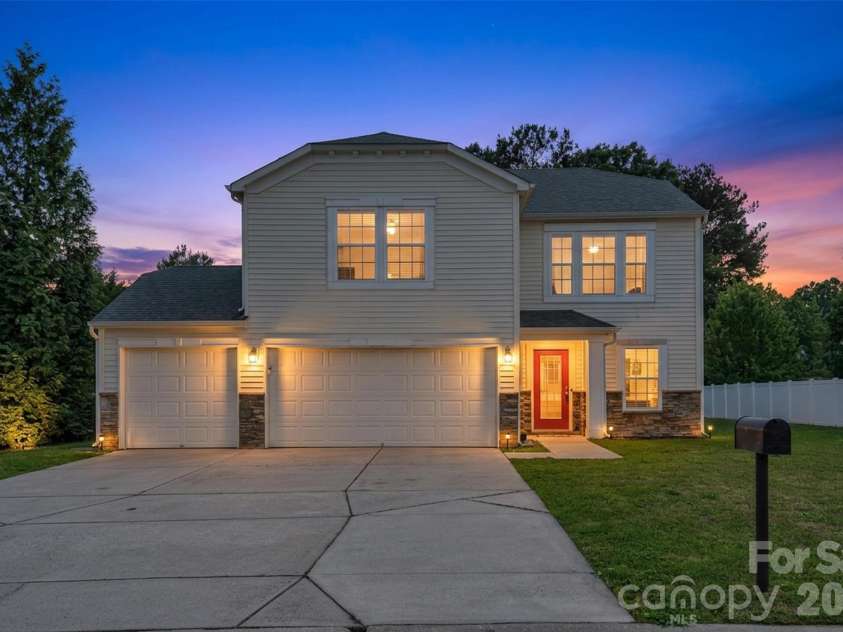 128 Longlea Drive, Clover, SC 29710.  MLS# CAR4369138, YatesRealty ID 29650. 