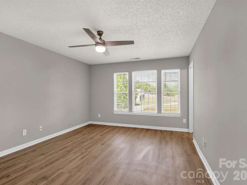 128 Longlea Drive, Clover, SC 29710.  MLS# CAR4369138, YatesRealty ID 29650. 