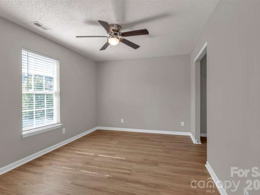 128 Longlea Drive, Clover, SC 29710.  MLS# CAR4369138, YatesRealty ID 29650. 
