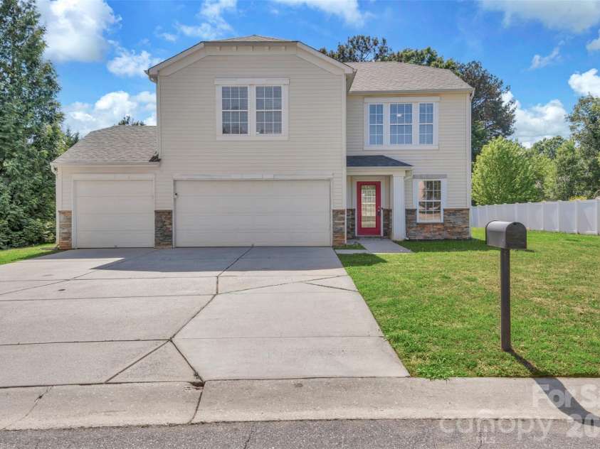 128 Longlea Drive, Clover, SC 29710.  MLS# CAR4369138, YatesRealty ID 29650. 