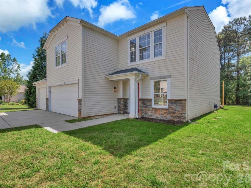 128 Longlea Drive, Clover, SC 29710.  MLS# CAR4369138, YatesRealty ID 29650. 
