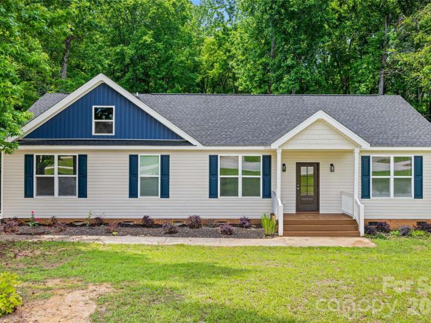 925 Loganberry Lane, York, SC 29745.  MLS# CAR4391387, YatesRealty ID 29653. 