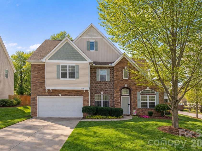 831 Irish Green Drive, Clover, SC 29710.  MLS# CAR4337798, YatesRealty ID 29654. 