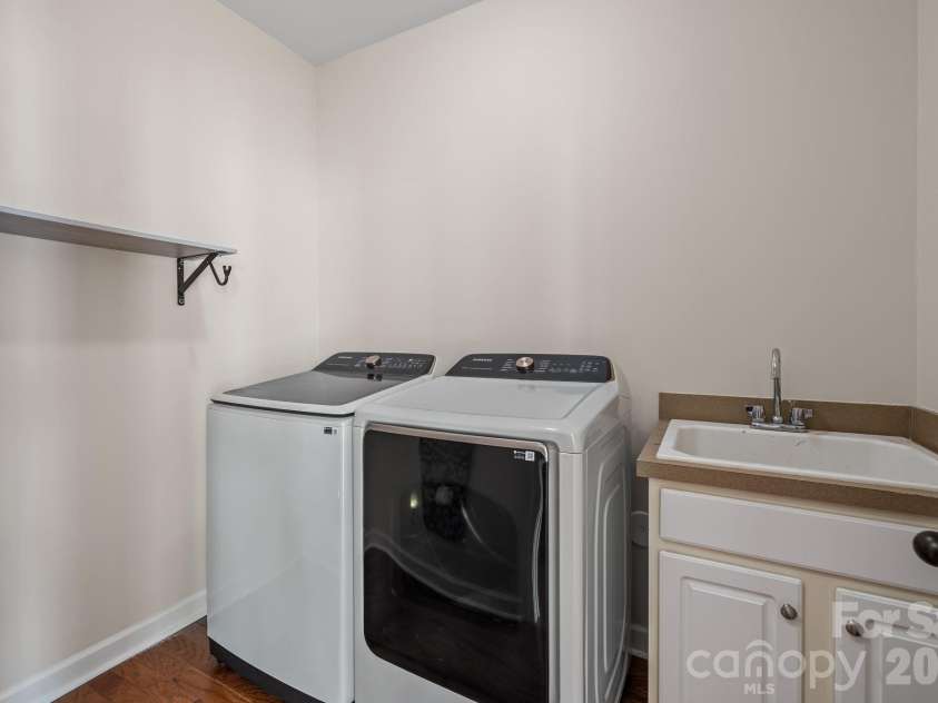 831 Irish Green Drive, Clover, SC 29710.  MLS# CAR4337798, YatesRealty ID 29654. Laundry