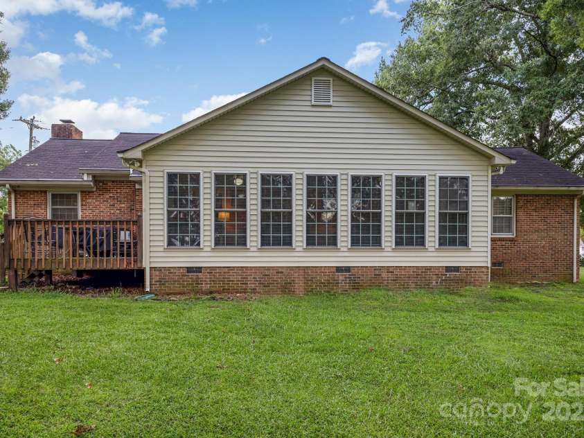 165 Bailey Road, Lancaster, SC 29720.  MLS# CAR4288210, YatesRealty ID 29656. 