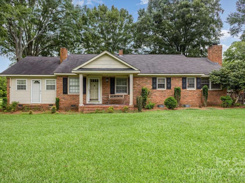 165 Bailey Road, Lancaster, SC 29720.  MLS# CAR4288210, YatesRealty ID 29656. 