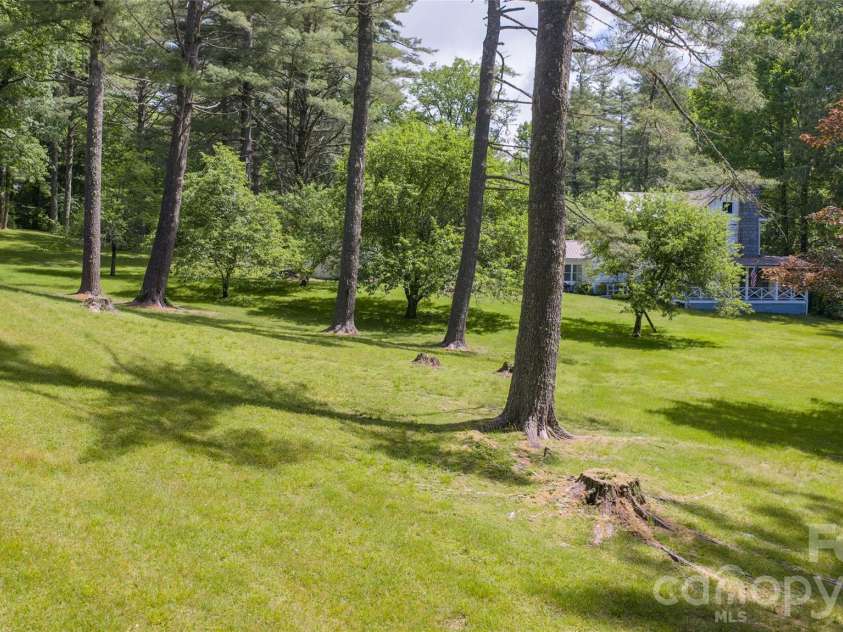 760 5th Street, Highlands, NC 28741.  MLS# CAR4390432, YatesRealty ID 29656. 