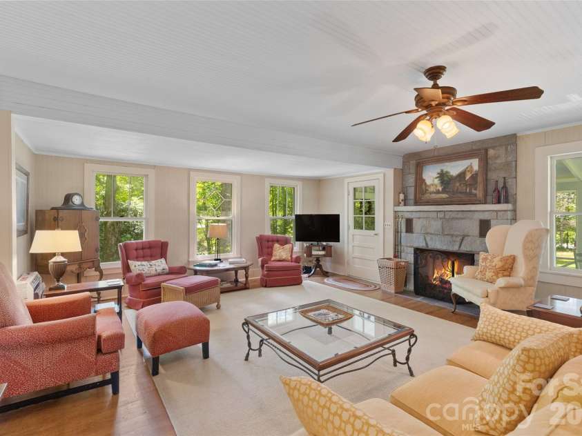 760 5th Street, Highlands, NC 28741.  MLS# CAR4390432, YatesRealty ID 29656. Living Room
