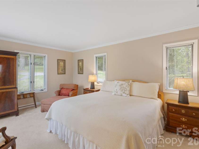 760 5th Street, Highlands, NC 28741.  MLS# CAR4390432, YatesRealty ID 29656. Primary Ensuite on the Main Level
