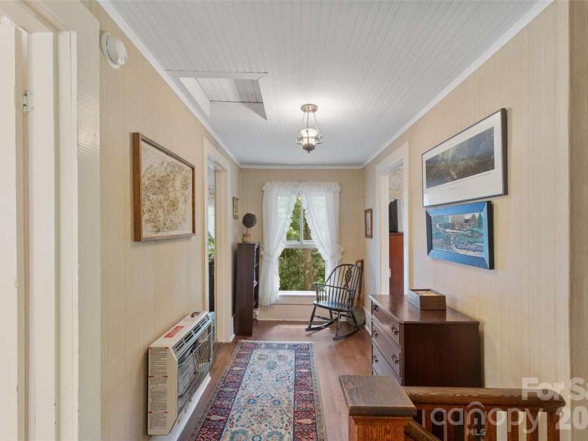 760 5th Street, Highlands, NC 28741.  MLS# CAR4390432, YatesRealty ID 29656. Upstairs Hallway