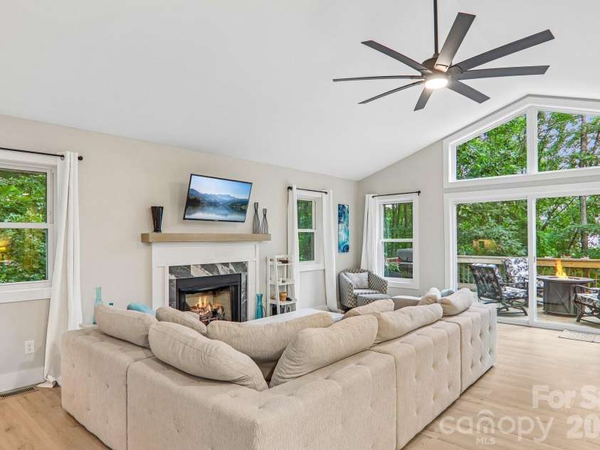 49 Wilderness Trail, Candler, NC 28715.  MLS# CAR4391801, YatesRealty ID 29657. 