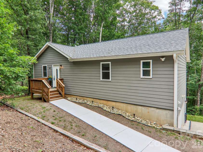 49 Wilderness Trail, Candler, NC 28715.  MLS# CAR4391801, YatesRealty ID 29657. 