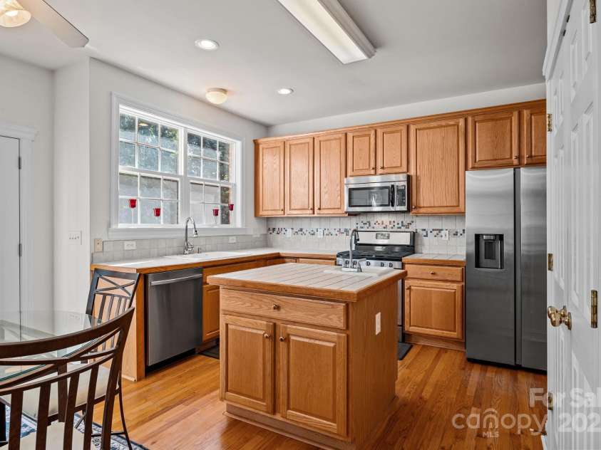 9329 Uxbridge Lane, Huntersville, NC 28078.  MLS# CAR4284794, YatesRealty ID 29657. 