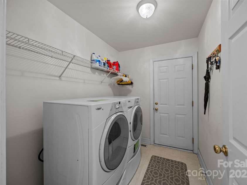 9329 Uxbridge Lane, Huntersville, NC 28078.  MLS# CAR4284794, YatesRealty ID 29657. 