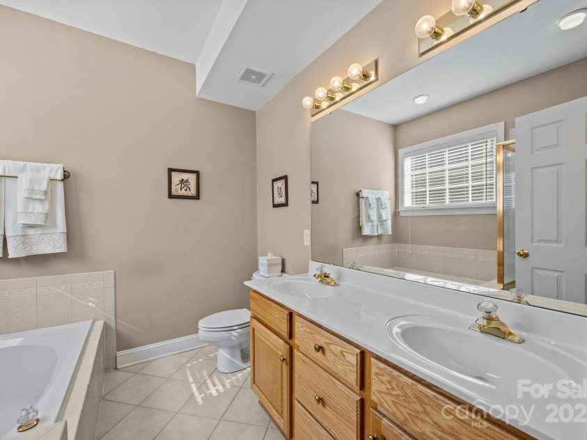 9329 Uxbridge Lane, Huntersville, NC 28078.  MLS# CAR4284794, YatesRealty ID 29657. 