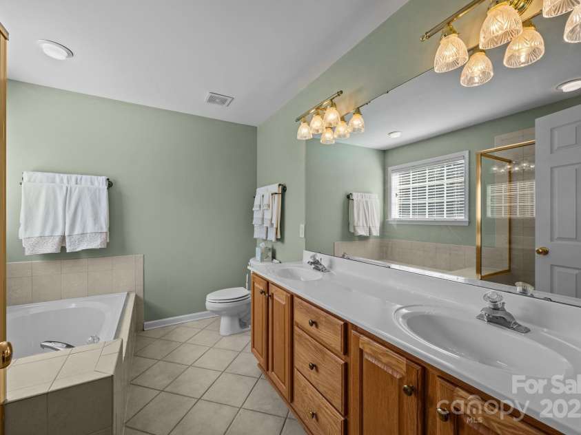 9329 Uxbridge Lane, Huntersville, NC 28078.  MLS# CAR4284794, YatesRealty ID 29657. 