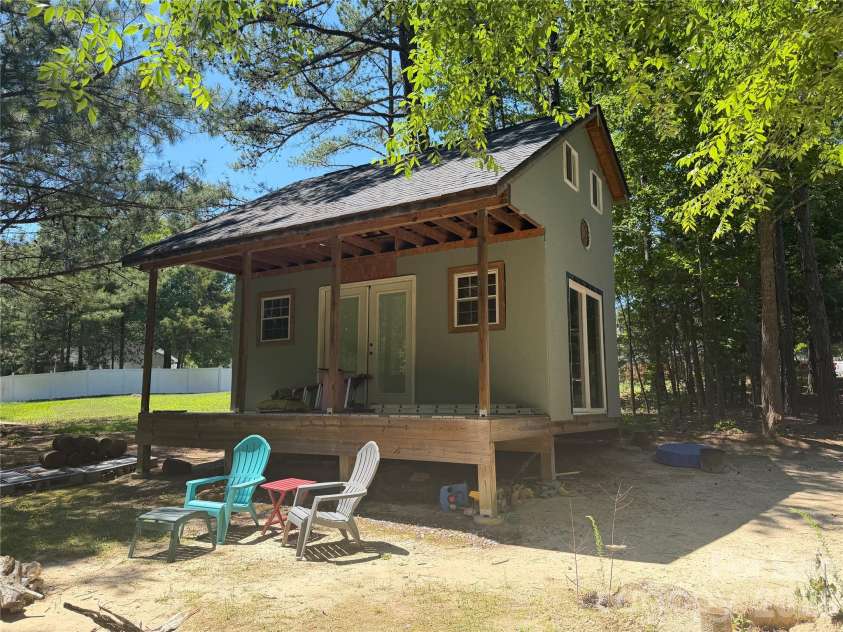 612 Red Hawk Way, Clover, SC 29710.  MLS# CAR4389911, YatesRealty ID 29658. Outbuilding