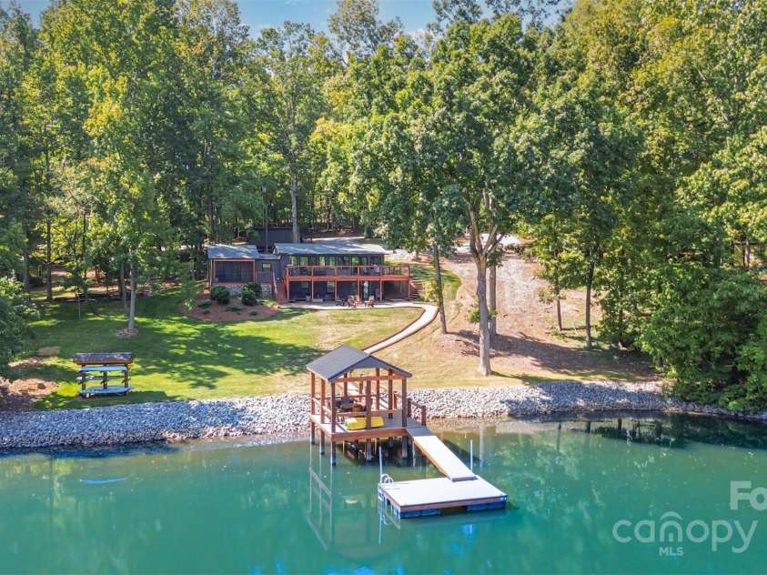 128 Wickford Lane, Mooresville, NC 28117.  MLS# CAR4302925, YatesRealty ID 2966. 