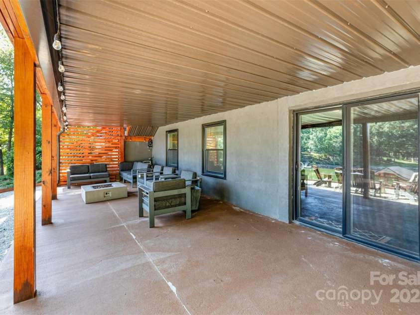 128 Wickford Lane, Mooresville, NC 28117.  MLS# CAR4302925, YatesRealty ID 2966. 