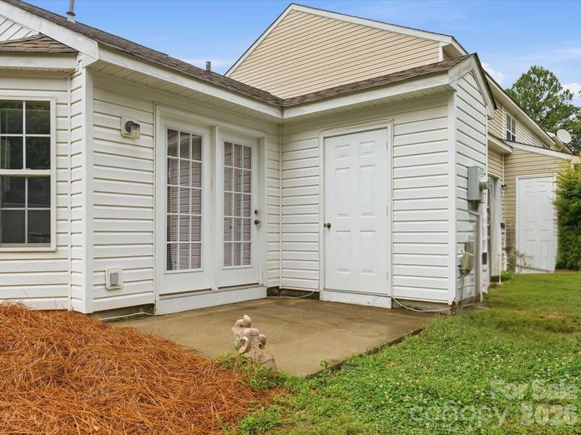 12343 Bluestem Lane, Charlotte, NC 28277.  MLS# CAR4387992, YatesRealty ID 29660. 