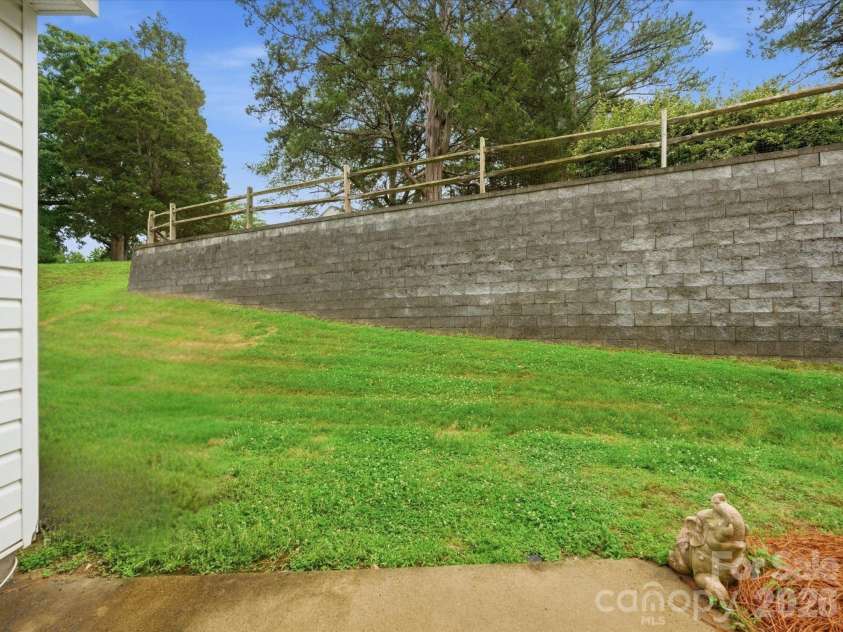 12343 Bluestem Lane, Charlotte, NC 28277.  MLS# CAR4387992, YatesRealty ID 29660. 