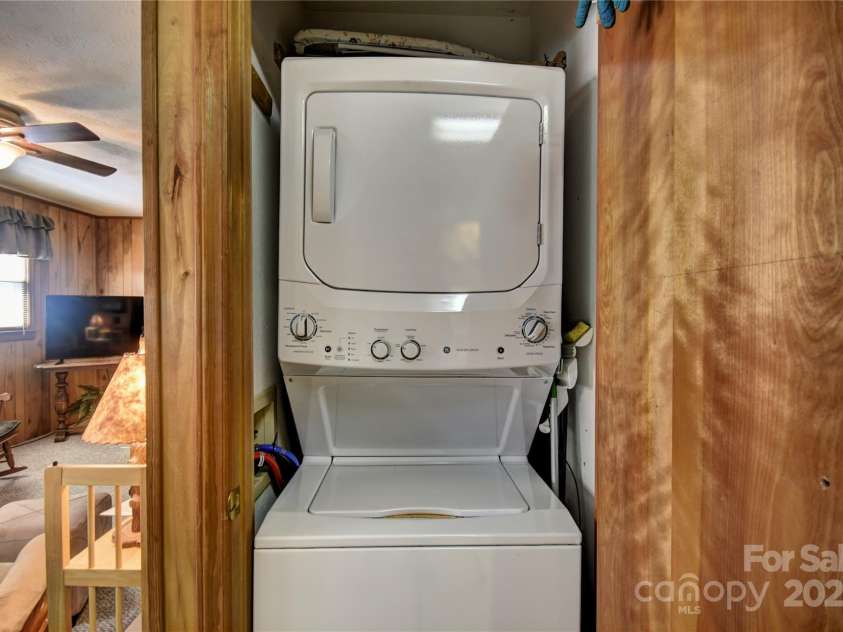 134 Raven Ridge, Maggie Valley, NC 28751.  MLS# CAR4249162, YatesRealty ID 29662. Laundry Closet off the kitchen