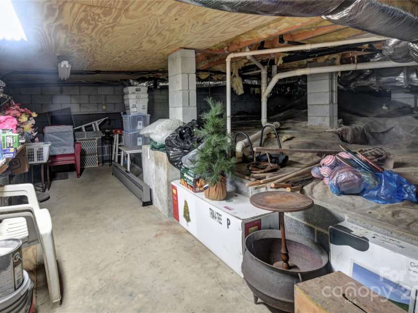 134 Raven Ridge, Maggie Valley, NC 28751.  MLS# CAR4249162, YatesRealty ID 29662. Partial Basement for storage