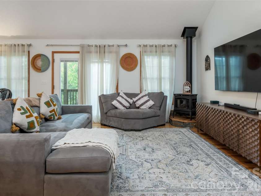 980 River Road, Sylva, NC 28779.  MLS# CAR4389652, YatesRealty ID 29663. 